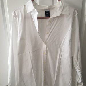 GAP MATERNITY BUTTON DOWN TOP